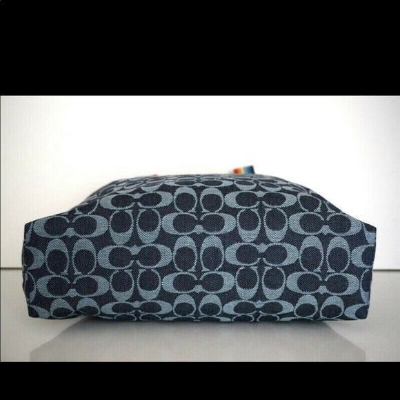 COACH TOTE IN SIGNATURE JACQUARD F31391 PRIDE FLAG - Picture 6 of 7